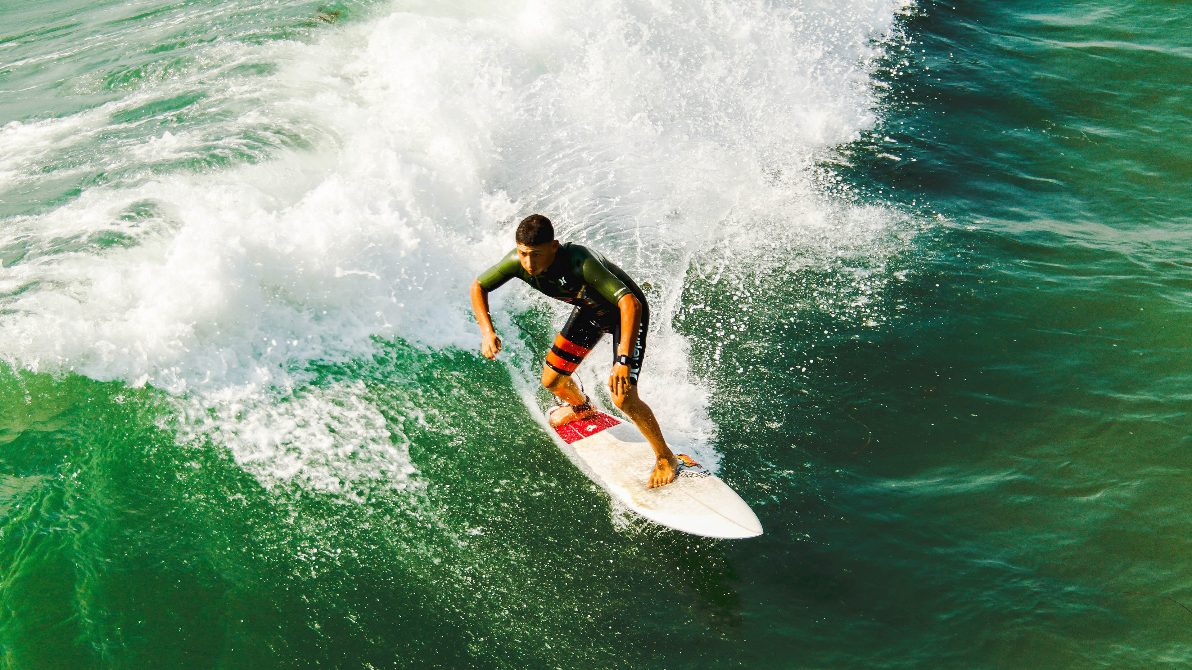开云体育客服-国际合作新潮流：跨国比赛与交流推动行业全球化，国际跨国合作案例