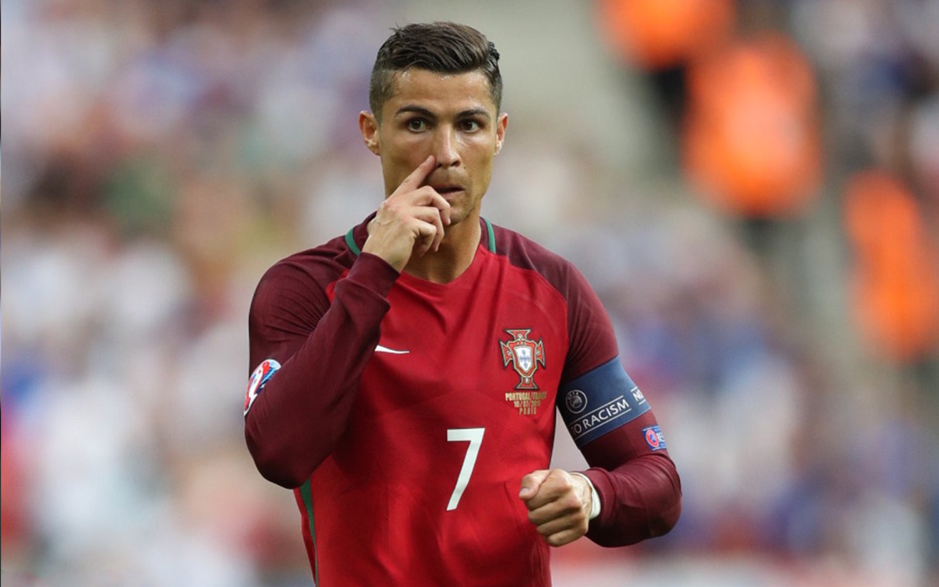 拜仁强调边路传中，队员精准传球成胜负关键，拜仁传奇边后卫